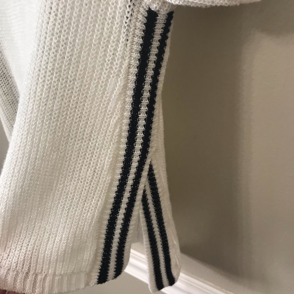 American Eagle short sleeve sweater top - Picture 3 of 4